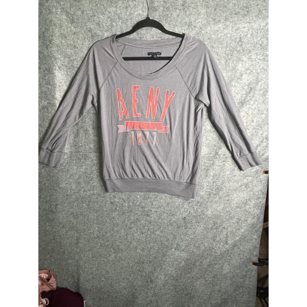 American Eagle AENY 1977 Graphic Top Grey Long Sleeve Scoop Neck Medium